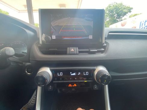 Used 2024 Toyota RAV4 XLE AWD/4WD image 21