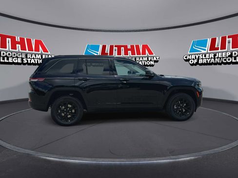 New 2026 Jeep Grand Cherokee Altitude RWD image 9