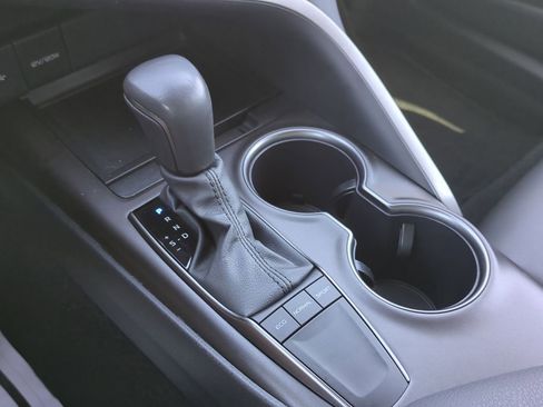 Used 2024 Toyota Camry SE image 15