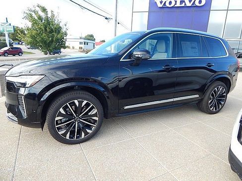 New 2026 Volvo XC90 B5 Plus image 11