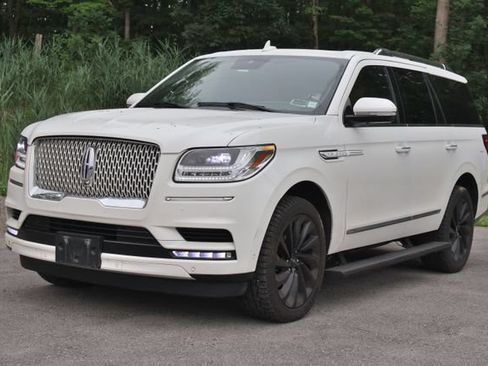 Used 2021 Lincoln Navigator Reserve AWD/4WD image 3