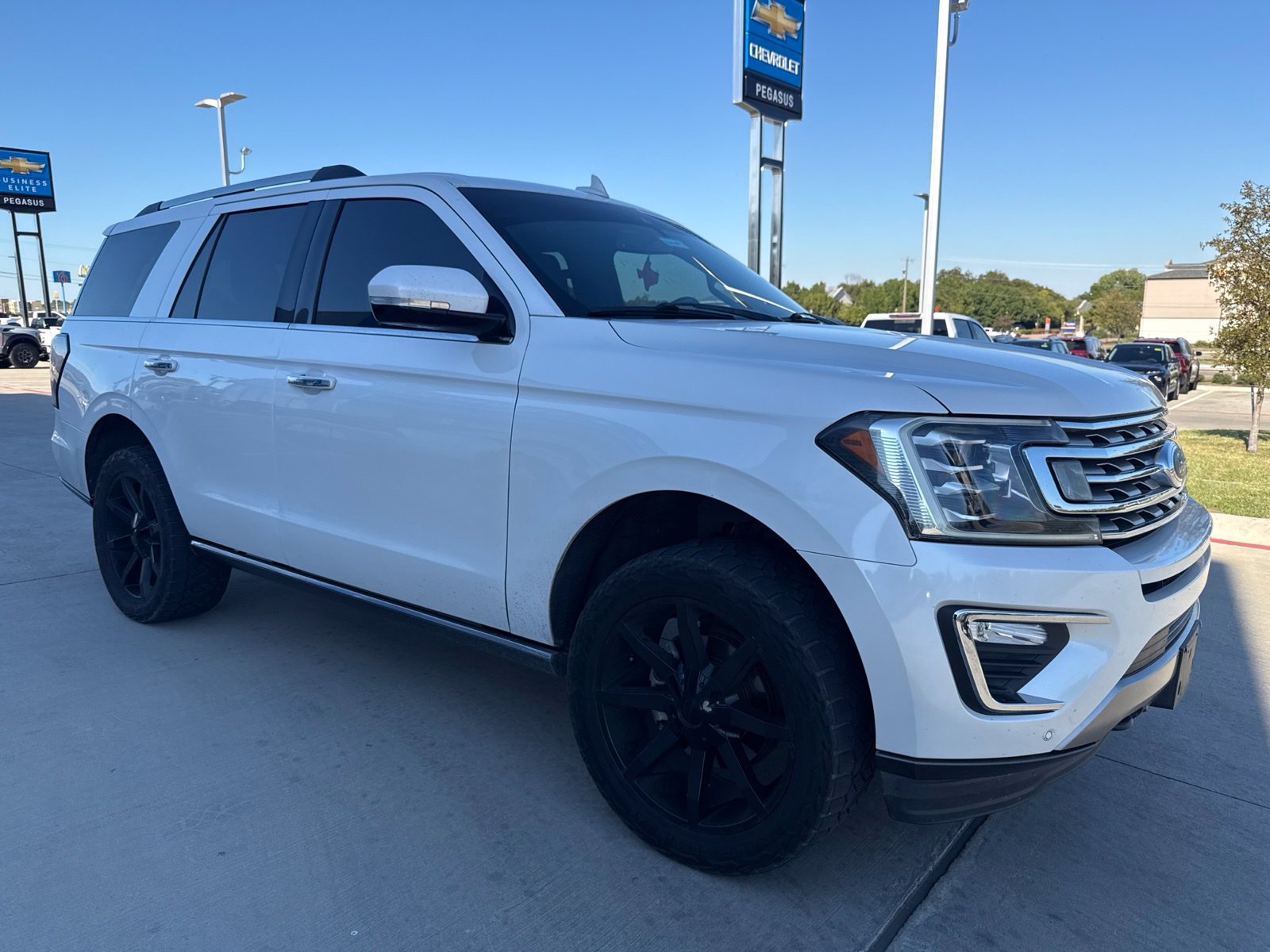 Used 2018 Ford Expedition Limited w/ Equipment Group 301A AWD/4WD image 8