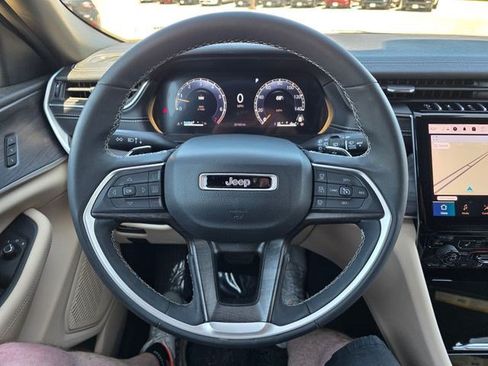 Used 2024 Jeep Grand Cherokee Limited AWD/4WD image 24