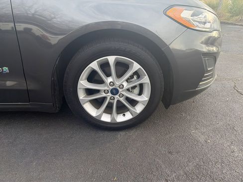 Used 2019 Ford Fusion SE image 31