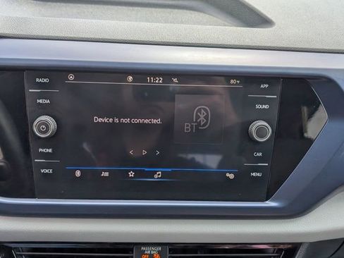 Used 2022 Volkswagen Taos SE w/ Panoramic Sunroof Package image 18