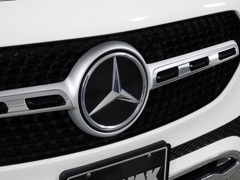 Used 2022 Mercedes-Benz GLA 250 4MATIC image 27