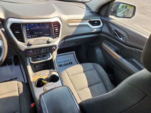 Used 2020 GMC Acadia SLE FWD image 19