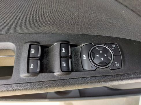 Used 2018 Ford Fusion SE w/ Fusion SE Technology Package image 19