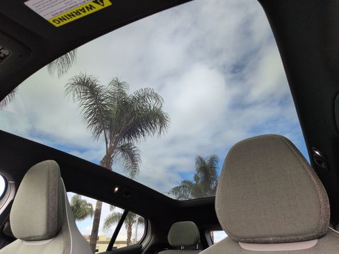 Used 2025 Volvo EX30 Ultra w/ Protection Package Premier image 28