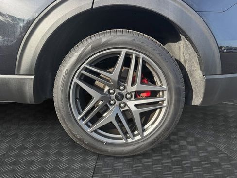 Certified 2025 Ford Explorer ST-Line w/ ST-Line Street Pack AWD/4WD image 19