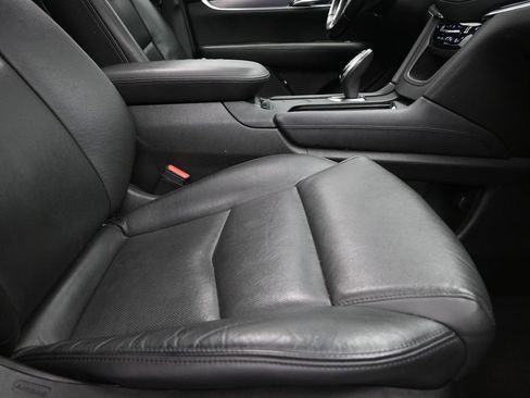 Used 2019 Cadillac XT5 Luxury FWD image 25