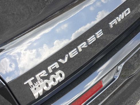 Certified 2025 Chevrolet Traverse High Country AWD/4WD image 12