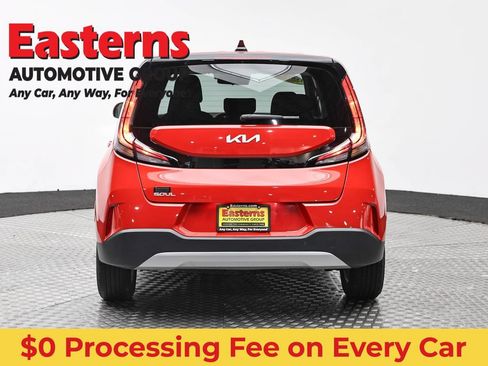 Used 2025 Kia Soul LX w/ LX Technology Package FWD image 6