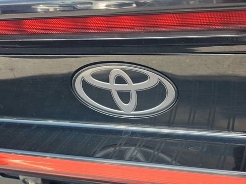 Used 2025 Toyota Prius LE FWD image 28