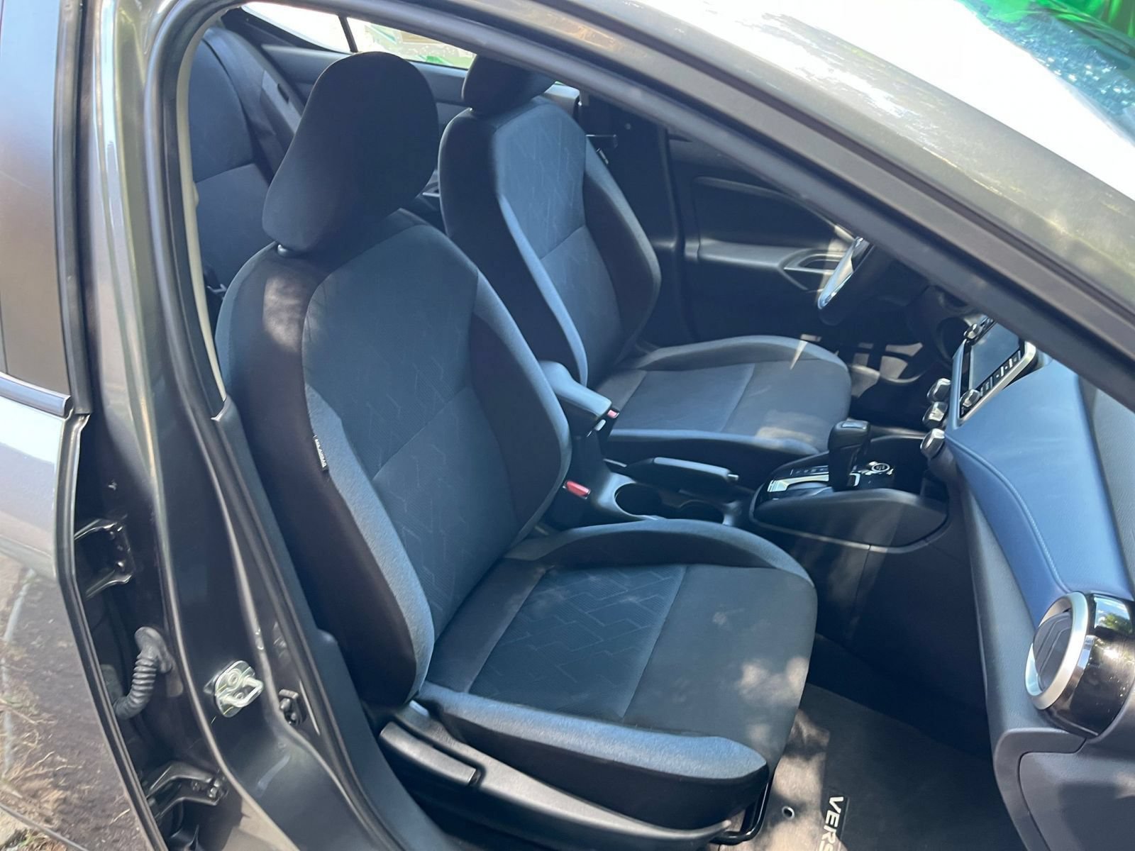 Used 2025 Nissan Versa SV FWD image 37