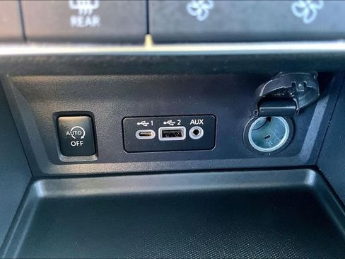 Certified 2024 Nissan Sentra SR FWD image 15