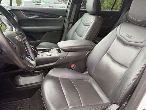 Used 2020 Cadillac XT6 Premium Luxury AWD/4WD image 3