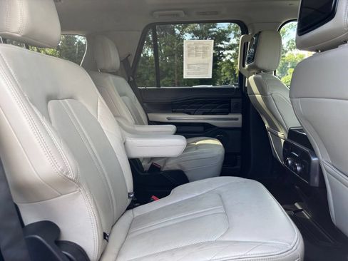 Used 2019 Ford Expedition Platinum RWD image 28