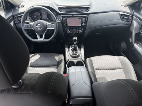 Used 2018 Nissan Rogue SV w/ Premium Package FWD image 22