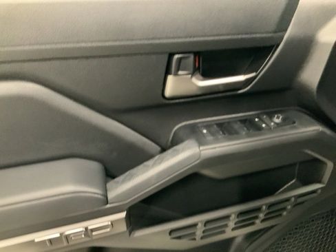 Used 2025 Toyota Tacoma TRD Off-Road image 26
