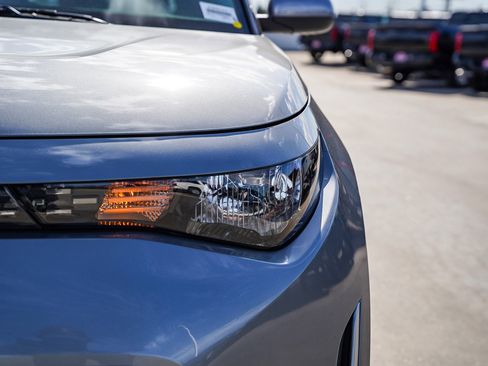 Used 2023 Kia Soul EX image 5