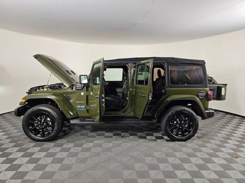 Used 2022 Jeep Wrangler Unlimited Sahara image 15