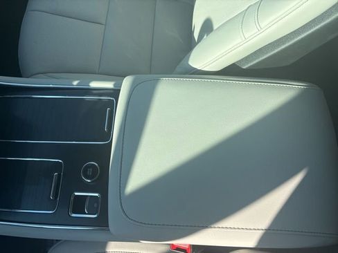 New 2026 Lincoln Aviator AWD image 16