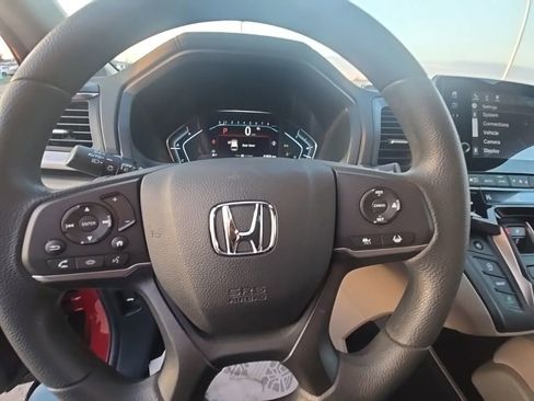 Certified 2024 Honda Odyssey EX image 14