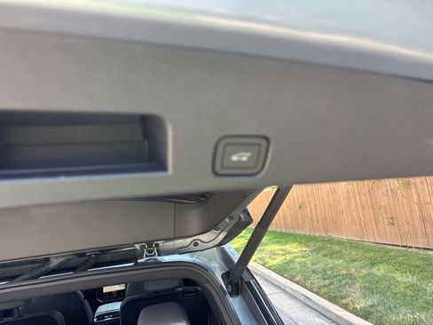 Used 2025 GMC Acadia Elevation w/ Elevation Premium Package FWD image 38