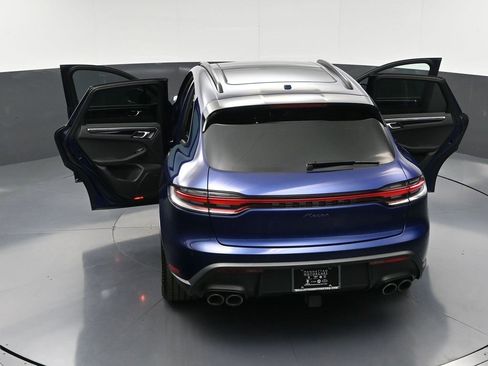 Certified 2025 Porsche Macan image 35