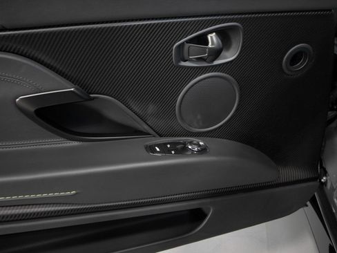 Used 2019 Aston Martin DB11 AMR image 39