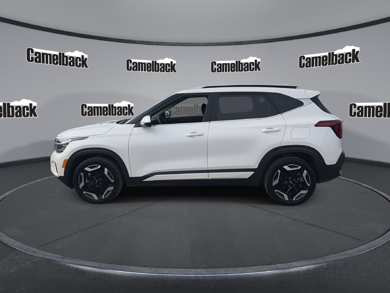 Certified 2026 Kia Seltos SX w/ SX Sunroof Package AWD/4WD image 4