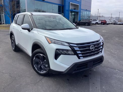 Used 2025 Nissan Rogue SV image 7