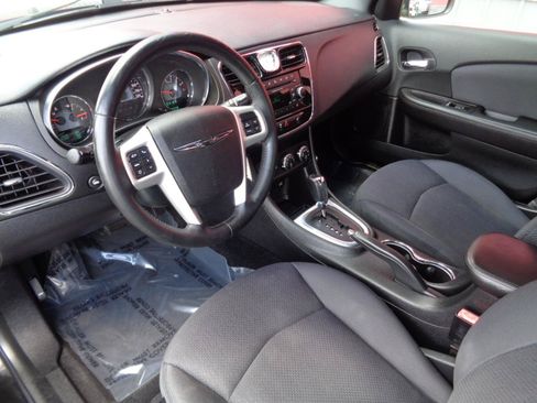Used 2013 Chrysler 200 Touring w/ S Exterior Appearance Pkg FWD image 2