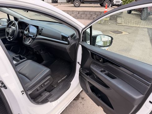 Used 2023 Honda Odyssey Touring image 15