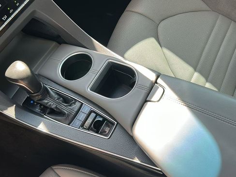 Used 2020 Toyota Avalon XSE w/ Carpet Mat Package image 15