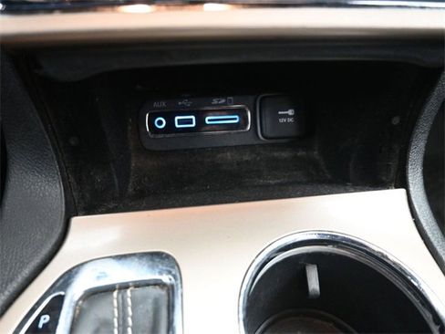 Used 2016 Jeep Grand Cherokee Limited image 32