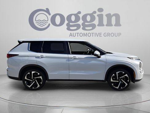 Used 2024 Mitsubishi Outlander SE FWD image 6