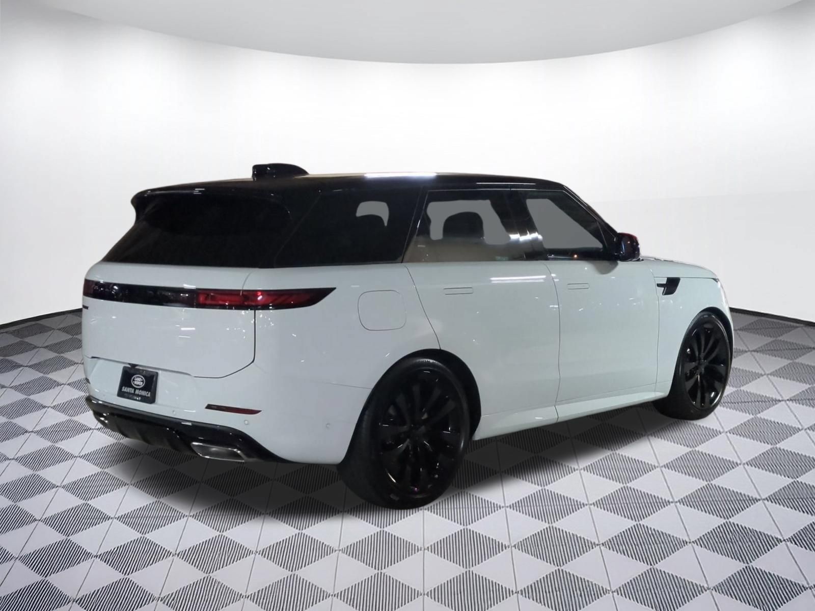 New 2026 Land Rover Range Rover Sport Dynamic SE AWD/4WD image 5