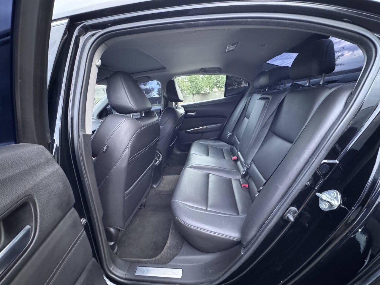 Used 2016 Acura TLX FWD image 8