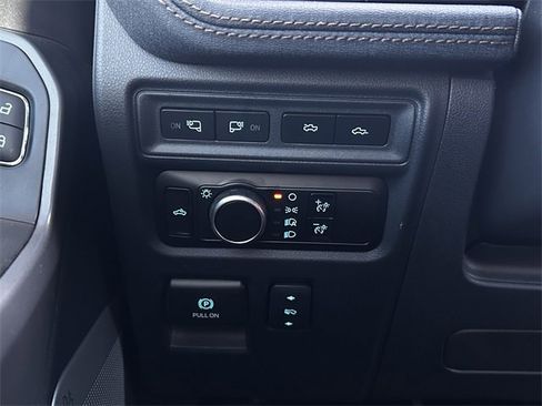 Used 2024 Ford F150 Lightning Lariat image 25