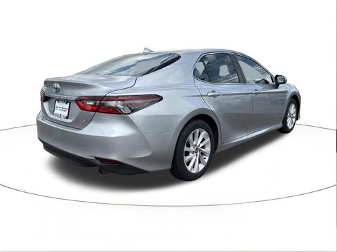 Used 2024 Toyota Camry LE image 3