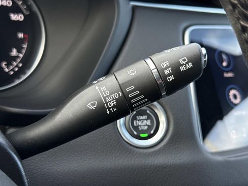 Used 2023 Cadillac XT4 Premium Luxury image 15