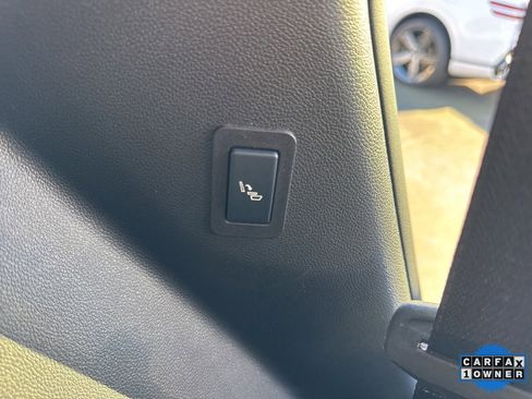 Used 2025 GMC Yukon Denali image 41