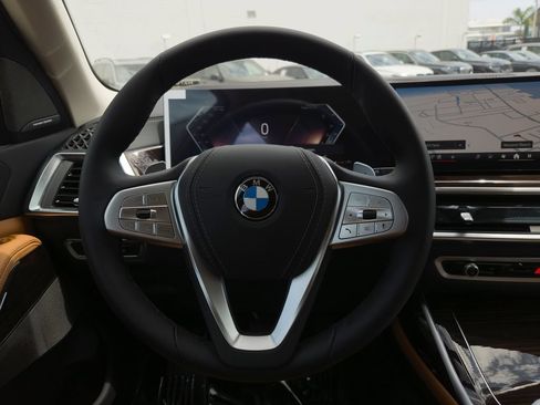 New 2027 BMW X7 xDrive40i w/ Premium Package AWD/4WD image 14