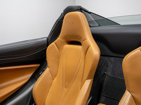 Used 2019 McLaren 720S Luxury RWD image 14