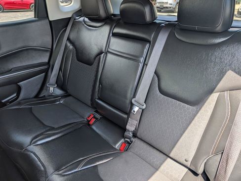 Used 2018 Jeep Compass Latitude w/ Popular Equipment Group AWD/4WD image 26