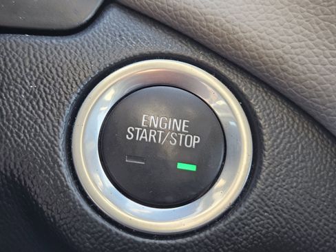 Used 2021 Chevrolet Equinox LS w/ LS Convenience Package image 21