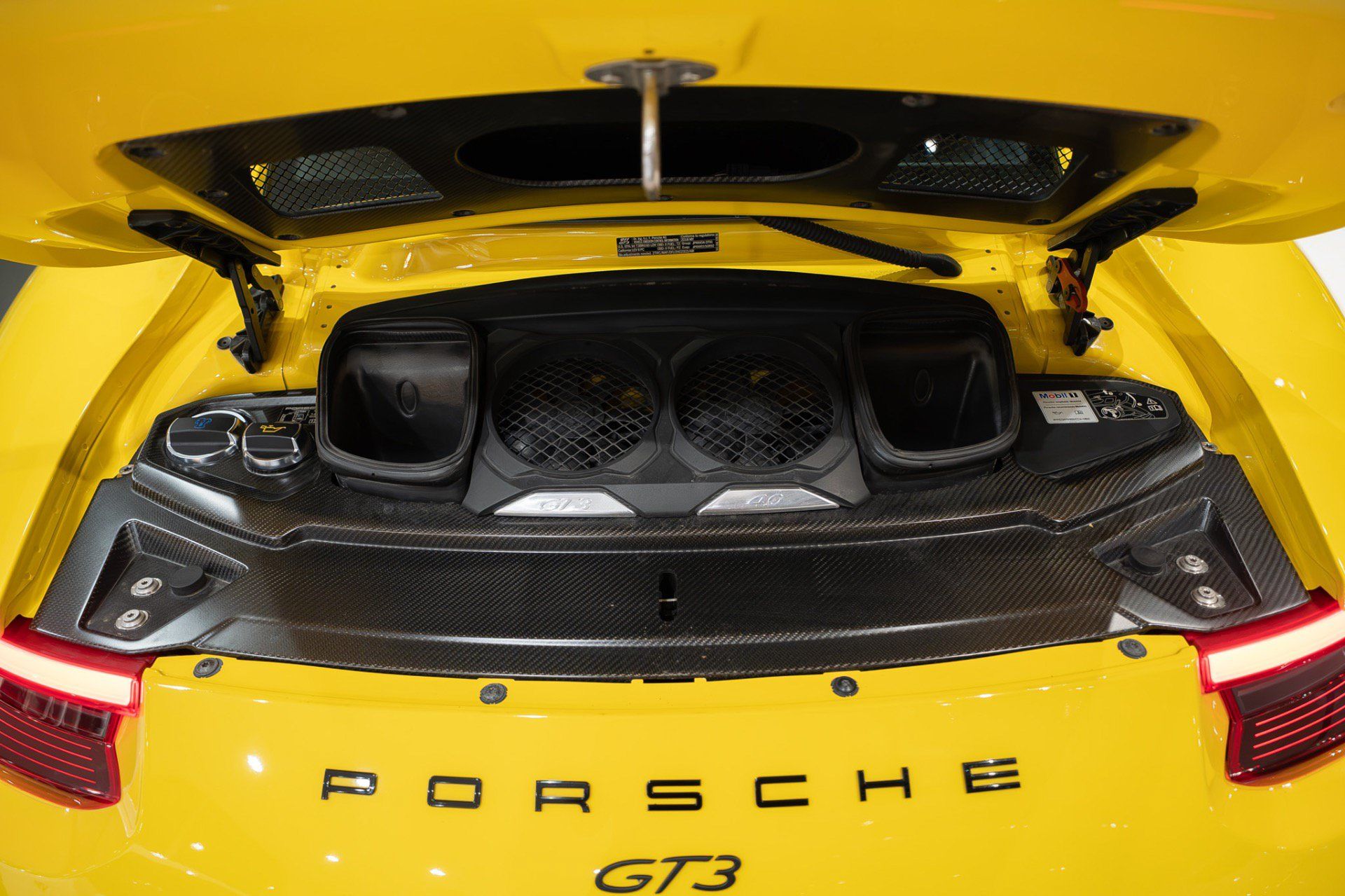 Used 2018 Porsche 911 GT3 RWD image 46