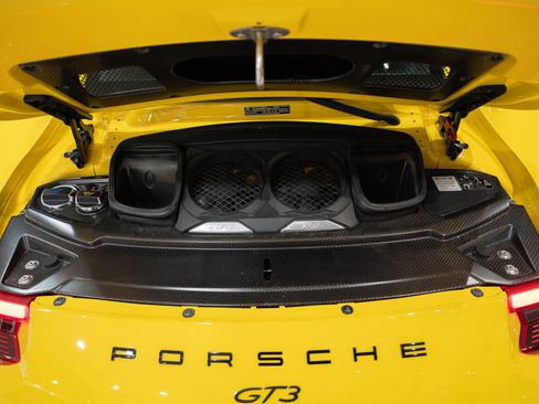 Used 2018 Porsche 911 GT3 RWD image 46